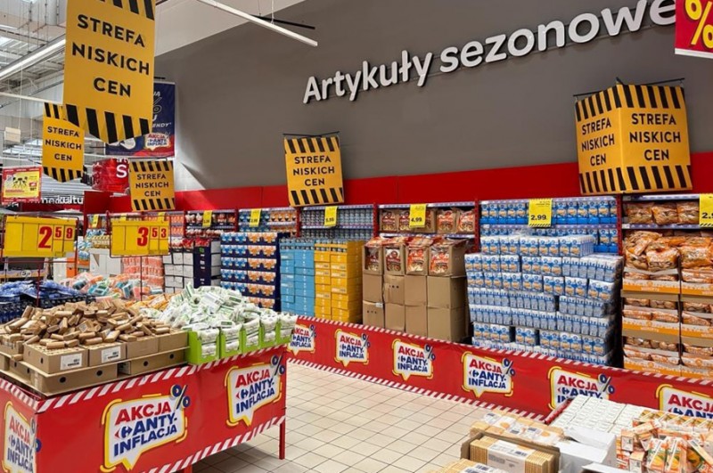 Carrefour tworzy w swoich sklepach Strefy Niskich Cen z najtańszymi