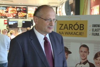 McDonald's zwiększa zatrudnienie. Wakacyjna oferta pracy dla młodocianych