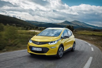 Zasięg przekraczający 400 kilometrów: nowy Opel Ampera-e to rewolucja w elektrycznej mobilności 