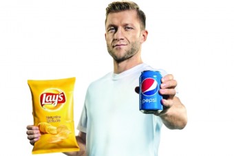 Kibice wygrywają pierwsi! Startuje atrakcyjna promocja konsumencka marek Pepsi i Lay’s