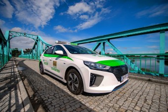 EcoCar wprowadza do Wrocławia  nowe taksówki IONIQ Hybrid marki Hyundai