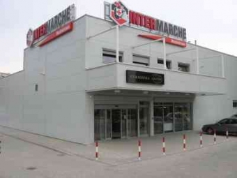 200 Supermarket Muszkieterów