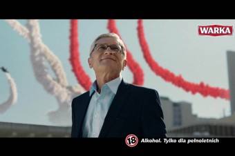 Adam Nawałka i biało-czerwona Planeta Warka w nowym spocie marki