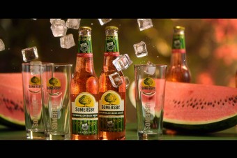 Arbuzowe lato w nowej reklamie Somersby Watermelon  