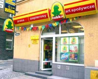 Żabki zmuszone do pracy