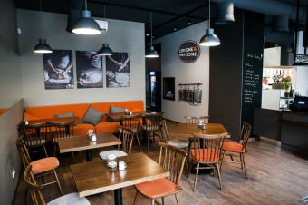 Sfinks z pierwszą restauracją Lepione & Pieczone