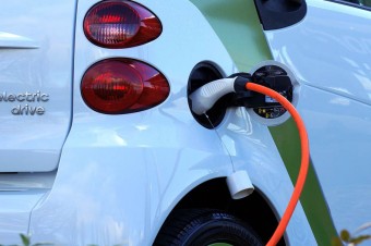 Na 22 mln pojazdów w Polsce tylko 0,1 proc. to pojazdy elektryczne