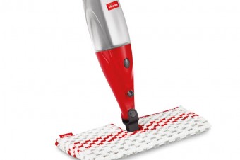 Nowy mop ze spryskiwaczem Spray & Clean z dwustronną nakładką marki Vileda
