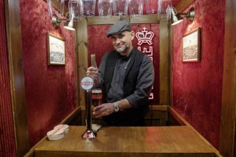 Pierwszy w Polsce bar w windzie - eksperyment społeczny marki Tyskie