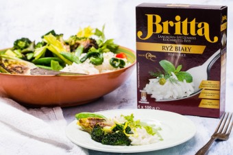 Wegańskie curry z zielonych warzyw z ryżem białym marki Britta