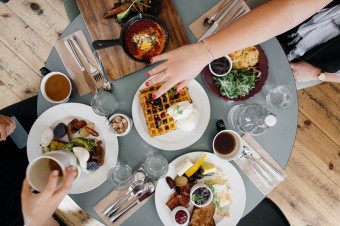 Co na śniadanie? Najpopularniejsze produkty śniadaniowe w gazetkach promocyjnych