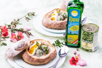 Wielkanocny żur z pulpetami z zielonym groszkiem