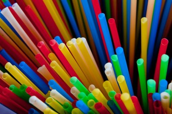 UK przyjęła dyrektywę w sprawie plastikowych jednorazówek