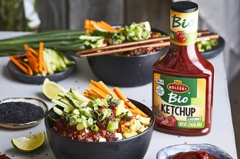 Koreańskie tofu z jaśminowym ryżem, sosem oraz dodatkiem ketchupu oryginalnego BIO Roleski