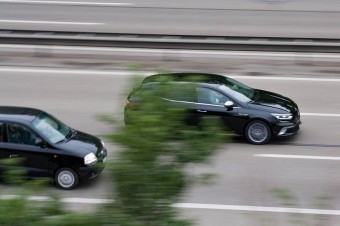 Pandemia sprzyja większej brawurze na drogach. Bezpieczeństwo mają poprawić wyższe kary i ograniczniki