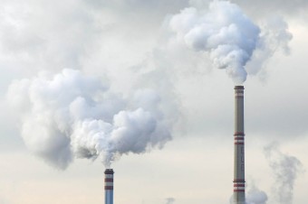 Polskie spółki giełdowe nie mają strategii redukcji emisji CO2. To może utrudnić im dostęp do finansowania