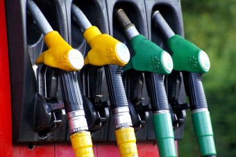 Popyt na ropę powoli się odbudowuje. Ceny na rynkach i stacjach paliw nie powinny jednak znacząco wzrastać