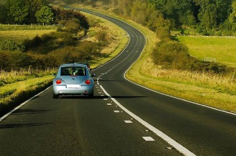 Cyfrowe prawo jazdy już od 5 grudnia. Nowe przepisy to także szereg innych ułatwień dla kierowców