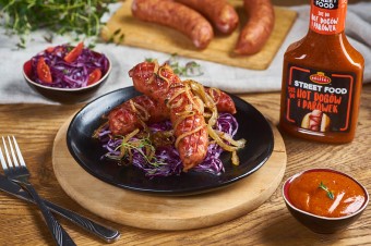 Aromatyczny currywurst z Sosem do Hot Dogów i Parówek Roleski
