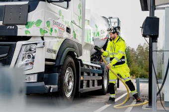 Volvo Trucks wprowadza na rynek pełną gamę elektrycznych samochodów ciężarowych 