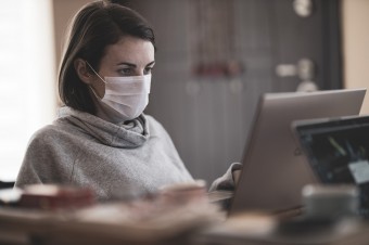 Ponad 90% firm angażuje się w walkę z pandemią