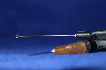 Komisja Europejska zatwierdziła drugą bezpieczną i skuteczną szczepionkę przeciwko COVID-19