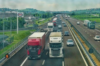 Powracający do kraju powinni sami się zgłosić do GIS. Kary za złamanie kwarantanny pozostają aktualne