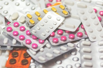 W czasie pandemii tracą apteki. Spada szczególnie sprzedaż leków na receptę