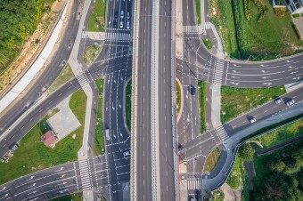 Rząd zapowiada przyspieszenie inwestycji w bezpieczną infrastrukturę drogową