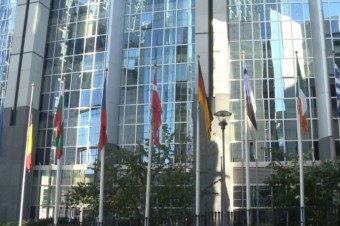 Europosłowie interweniują w sprawie upolityczniania rozwoju 5G