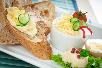 Świąteczne przepisy Sertop – pasta z chrzanem