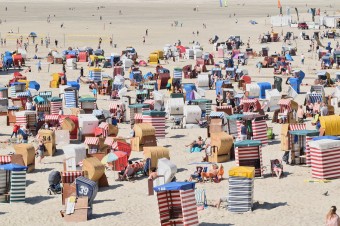 Polacy ostrożnie planują urlopy. Prawie 40 proc. przeznaczy na ten cel mniej niż zwykle