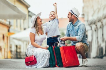 Wakacyjne zakupy Polaków – co króluje na liście must have