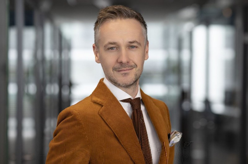 Raport Colliers: Bitwa o grunty przybiera na sile