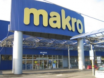 Makro uczestniczy w Godzinie dla Ziemi