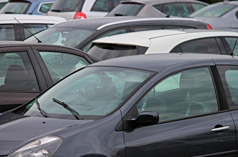 Na rynku używanych samochodów wciąż się utrzymuje duży popyt