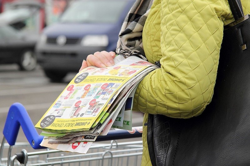 Polacy mocno stawiają na gazetki z promocjami