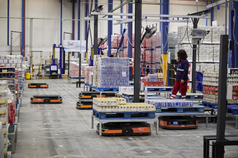 Roboty AMR wspierają ID Logistics w procesie kompletacji zamówień