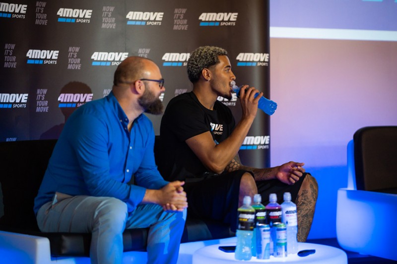 Jeremy Sochan dołącza do gwiazd FoodCare! Koszykarz NBA ambasadorem polskiej marki 4MOVE