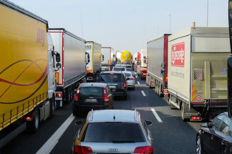 Zadłużenie przedsiębiorców zajmujących się drogowym transportem towarów przekroczyło 2 mld zł