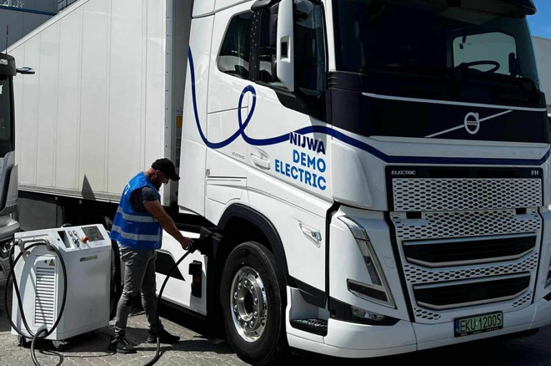 Frigo Logistics i FRoSTA testują kolejne pojazdy elektryczne