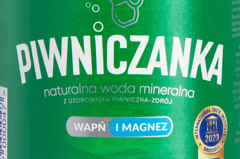 Woda mineralna Piwniczanka w szklanej butelce zwrotnej