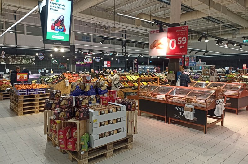 Carrefour zwróci klientom do 100 zł w e-bonach i przekaże nawet 10 000 punktów PAYBACK.