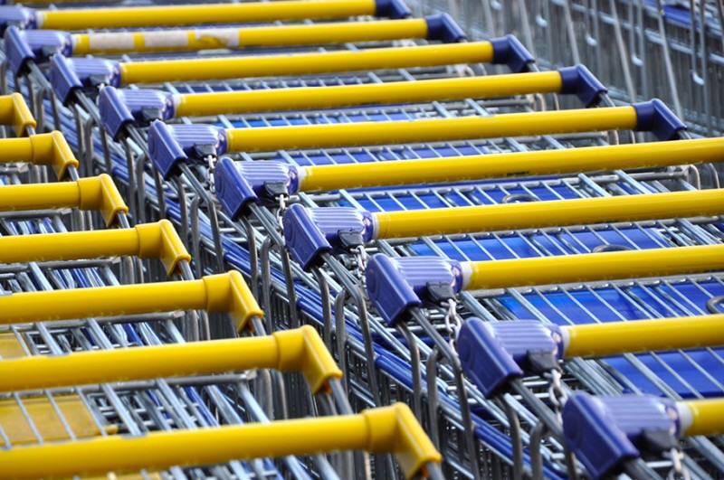 Hipermarkety i dyskonty z lekką zadyszką