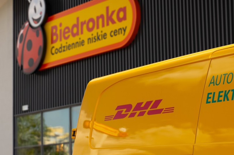 Partnerstwo Biedronki i DHL coraz silniejsze
