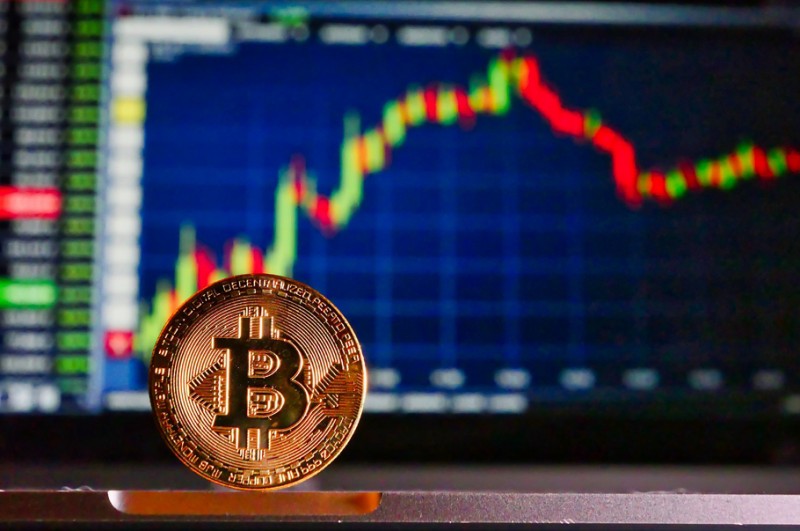 Polacy wciąż boją się inwestować w kryptowaluty