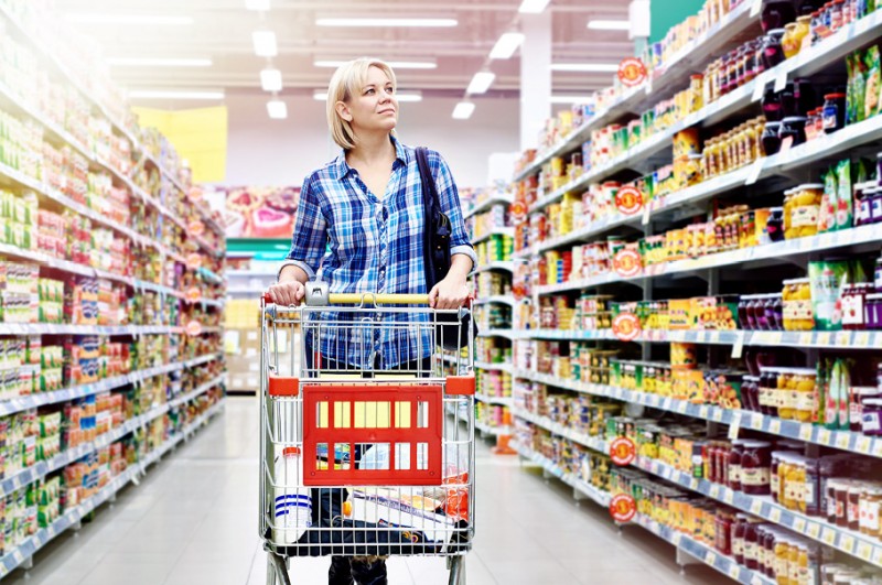 Wzrost cen w sklepach słabnie, ale wciąż przewyższa inflację