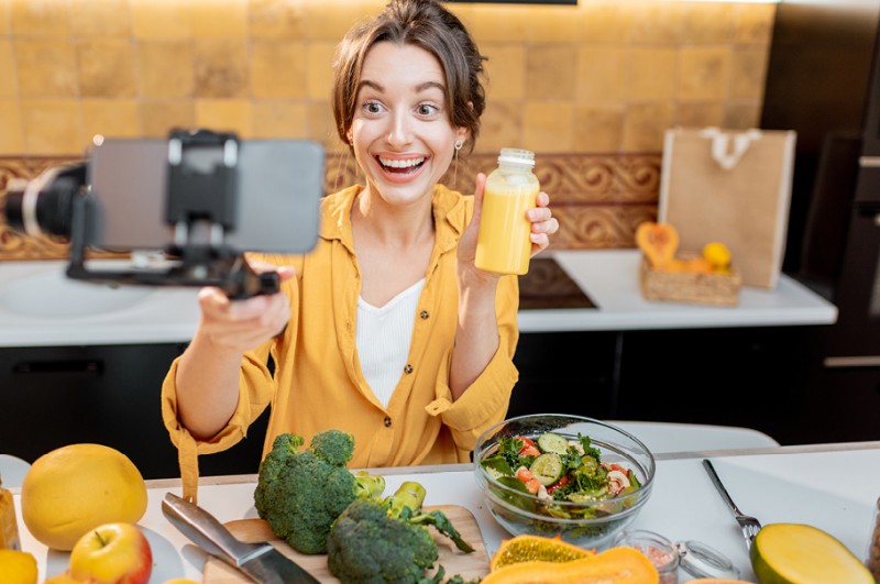 Viralowe produkty – żywność w świecie influencerów