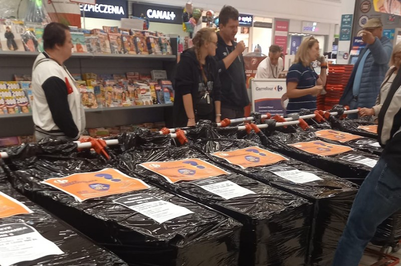 Prawie 2000 koszyków niespodzianek w sklepach Carrefour