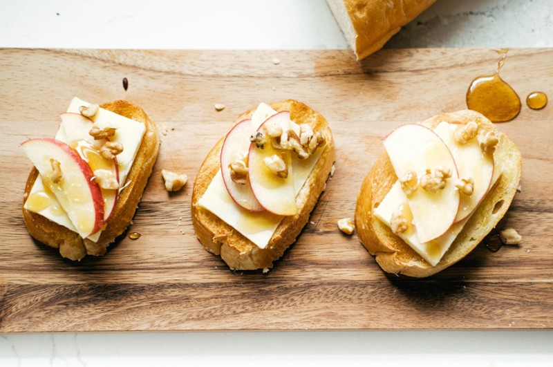 Grzanki z jesiennymi dodatkami – rozgrzewające, kremowe i pełne smaku